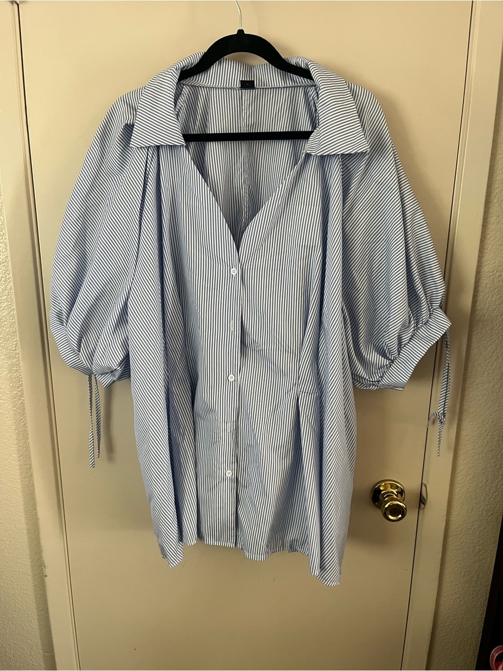 SHEIN Light Blue & White Striped Puff Sleeve Button-Up Blouse